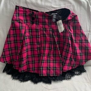 NWT Hot Topic Pink Plaid Circle Skater Skirt with Black Lace Trim